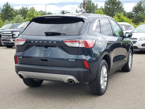 Blue Metallic 2022 Ford Escape SE