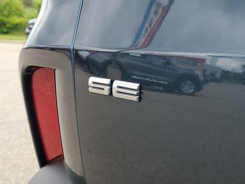 Blue Metallic 2022 Ford Escape SE