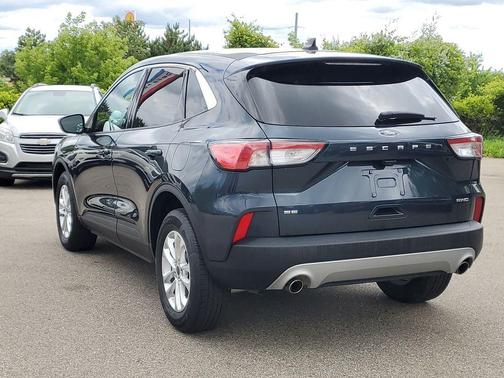 Blue Metallic 2022 Ford Escape SE