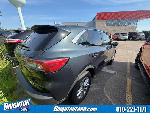 Blue Metallic 2022 Ford Escape SE