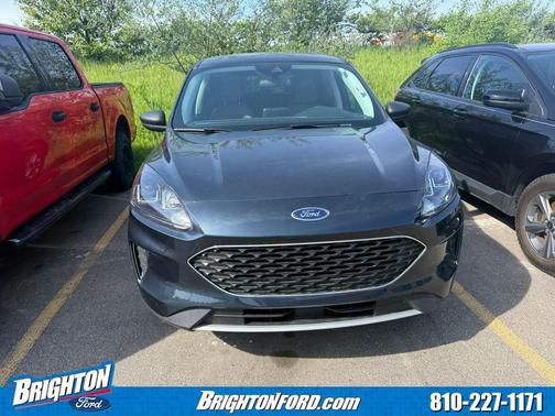 Blue Metallic 2022 Ford Escape SE