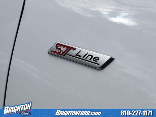 Oxford White 2023 Ford Escape ST-Line