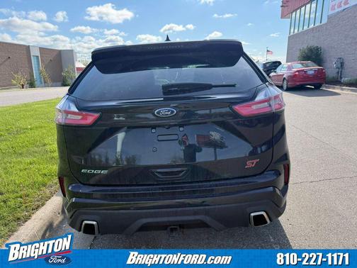 Black 2020 Ford Edge ST