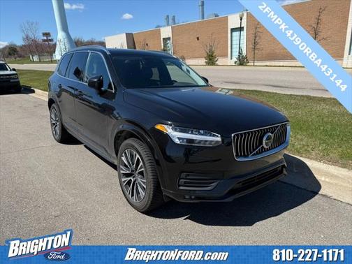 2022 Volvo XC90 T5 Momentum