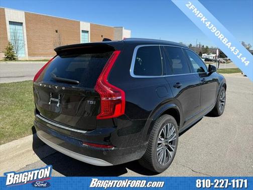 2022 Volvo XC90 T5 Momentum