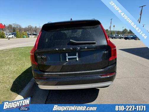 2022 Volvo XC90 T5 Momentum