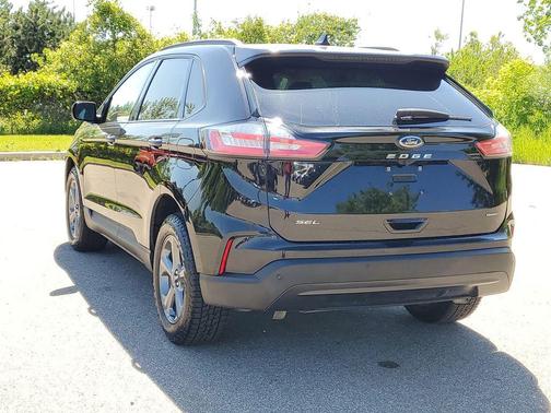 Agate Black Metallic 2024 Ford Edge SEL