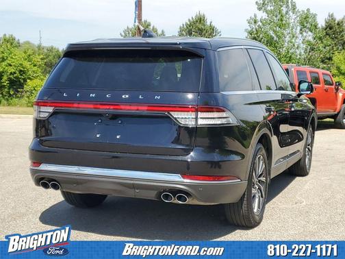 Infinite Black Metallic Clearcoat 2025 Lincoln Aviator Premiere