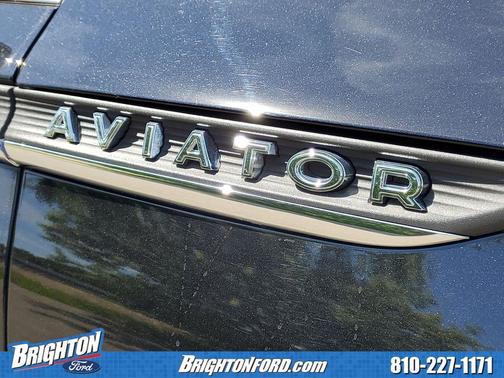 Infinite Black Metallic Clearcoat 2025 Lincoln Aviator Premiere