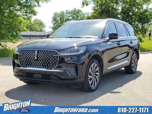 Infinite Black Metallic Clearcoat 2025 Lincoln Aviator Premiere