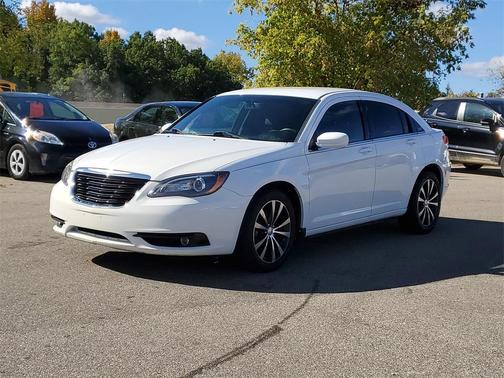 2013 Chrysler 200 Touring