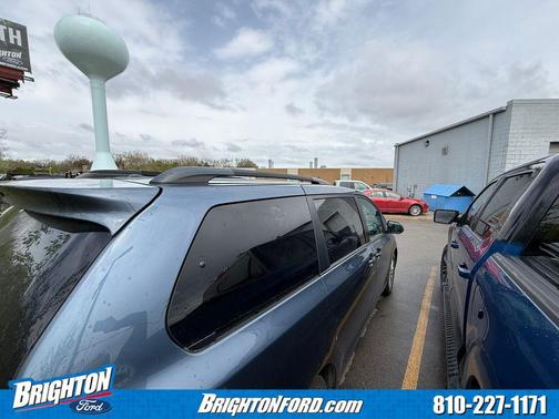 Shoreline Blue Pearl 2017 Toyota Sienna XLE