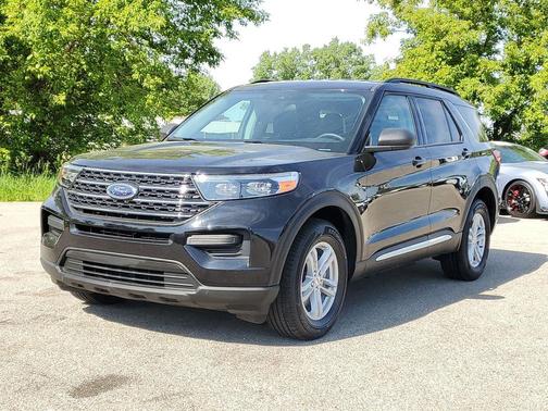 Black Metallic 2024 Ford Explorer XLT