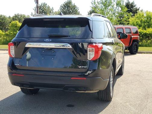 Black Metallic 2024 Ford Explorer XLT