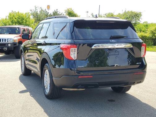 Black Metallic 2024 Ford Explorer XLT
