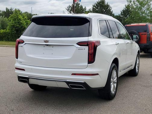 Crystal White Tricoat 2023 Cadillac XT6 Luxury AWD