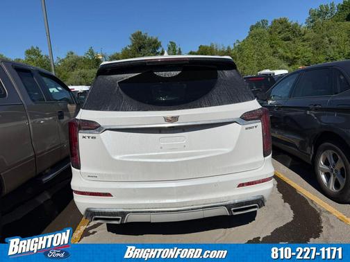 Crystal White Tricoat 2023 Cadillac XT6 Luxury AWD