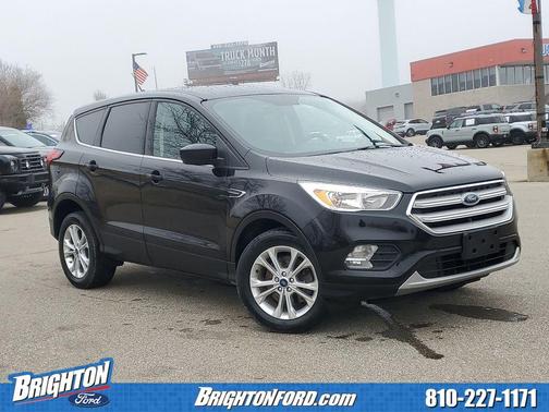 Black 2019 Ford Escape SE