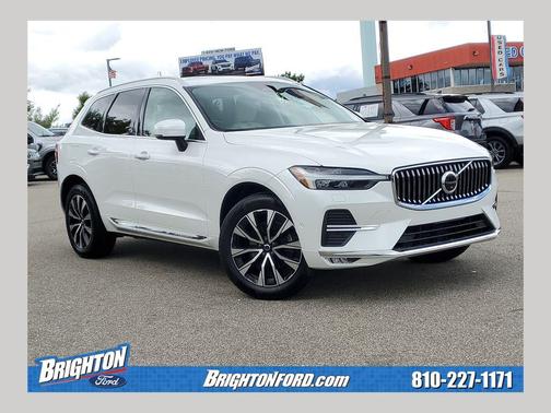 Crystal White Metallic 2023 Volvo XC60 B5 Plus Bright Theme