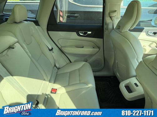 Crystal White Metallic 2023 Volvo XC60 B5 Plus Bright Theme