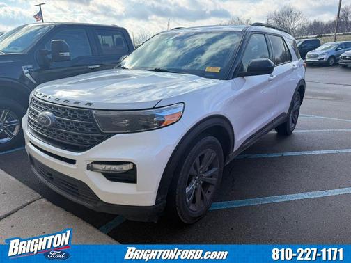 White Metallic 2023 Ford Explorer XLT