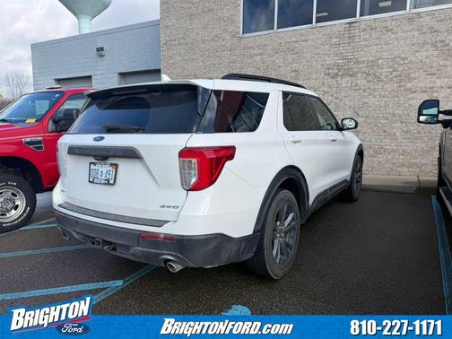 White Metallic 2023 Ford Explorer XLT
