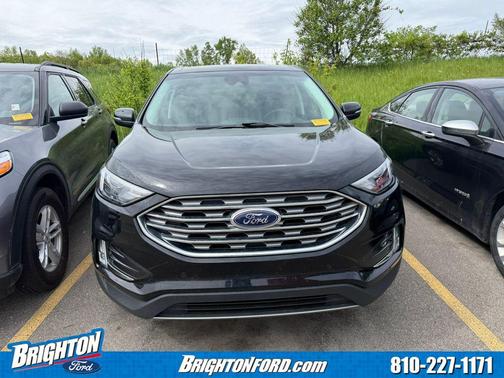 Black Metallic 2024 Ford Edge Titanium