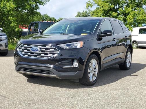 Black Metallic 2024 Ford Edge Titanium