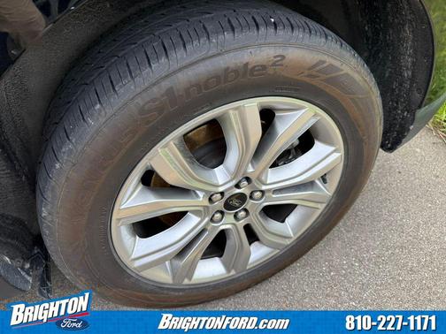 Black Metallic 2024 Ford Edge Titanium