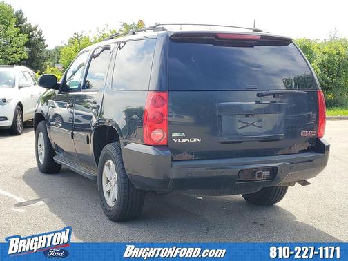 Carbon Black Metallic 2011 GMC Yukon SLT