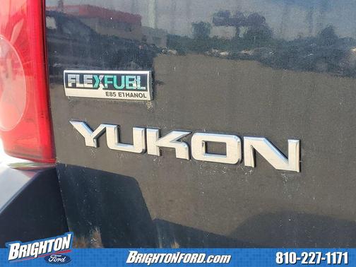 Carbon Black Metallic 2011 GMC Yukon SLT