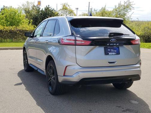 Silver Metallic 2023 Ford Edge ST Line