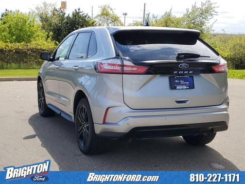 Silver Metallic 2023 Ford Edge ST Line
