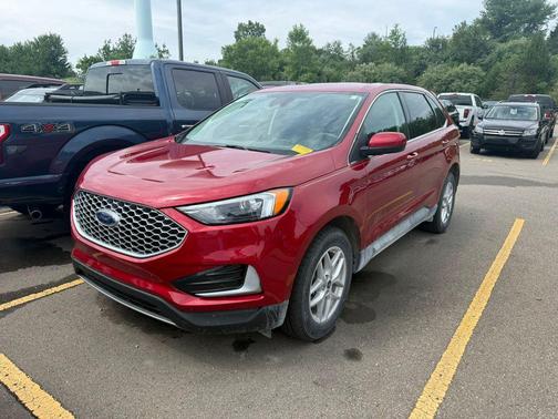 Red Metallic 2023 Ford Edge SEL