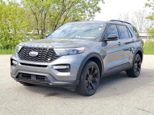 Gray Metallic 2024 Ford Explorer ST