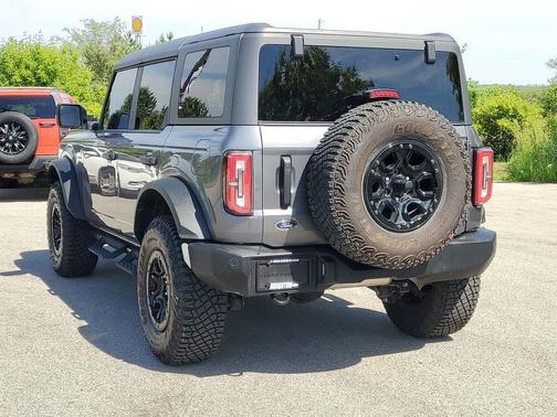 Carbonized Gray Metallic 2023 Ford Bronco Wildtrak