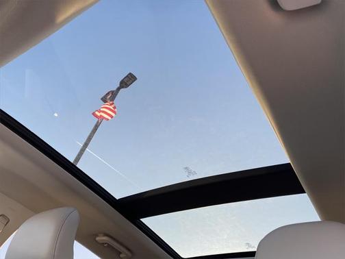 White Platinum Clearcoat Metallic 2017 Ford Edge Titanium