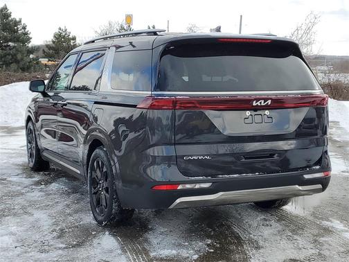 2024 Kia Carnival SX
