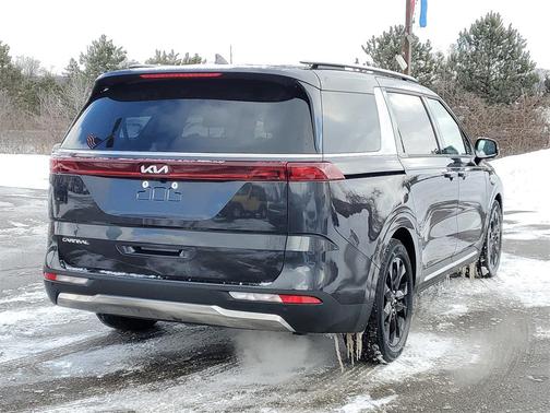 2024 Kia Carnival SX