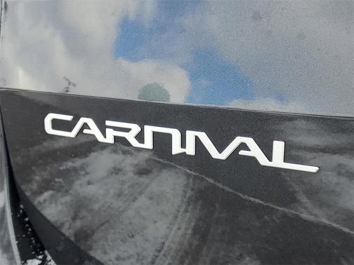 2024 Kia Carnival SX