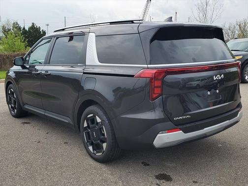 2025 Kia Carnival EX