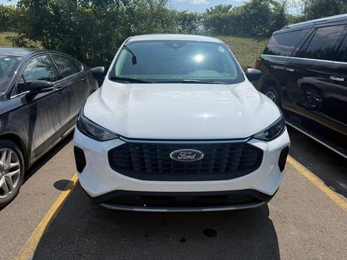 Oxford White 2023 Ford Escape Active