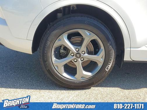 Oxford White 2023 Ford Escape ST-Line