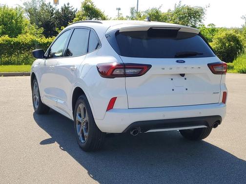 Oxford White 2023 Ford Escape ST-Line