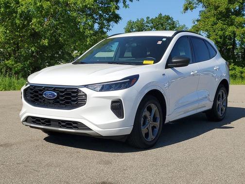 Oxford White 2023 Ford Escape ST-Line