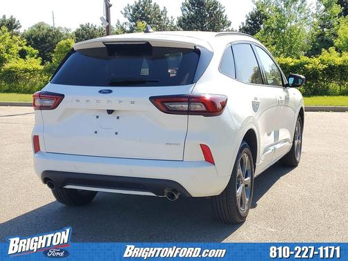 Oxford White 2023 Ford Escape ST-Line