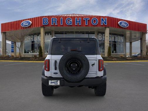 Oxford White 2026 Ford Bronco Outer Banks