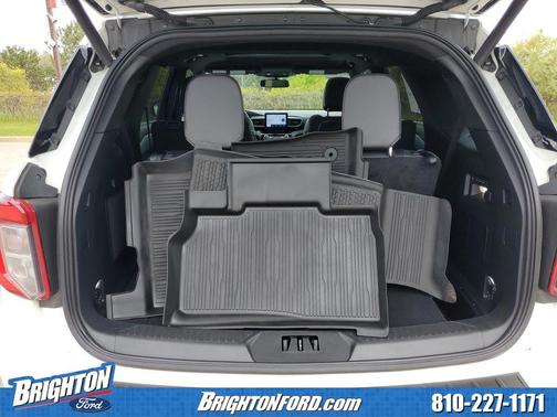 White Metallic 2024 Ford Explorer ST