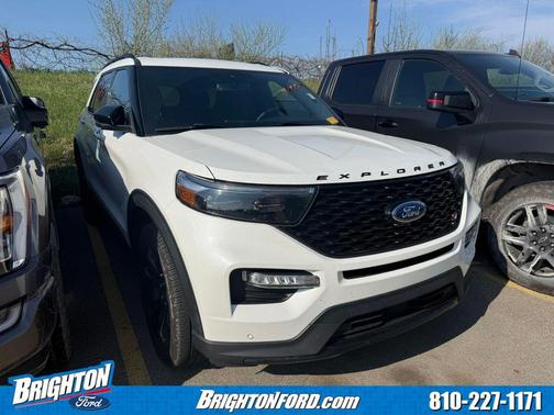 White Metallic 2024 Ford Explorer ST