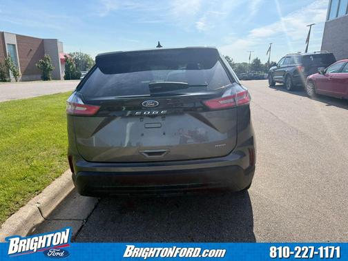 Carbonized Gray Metallic 2022 Ford Edge SE